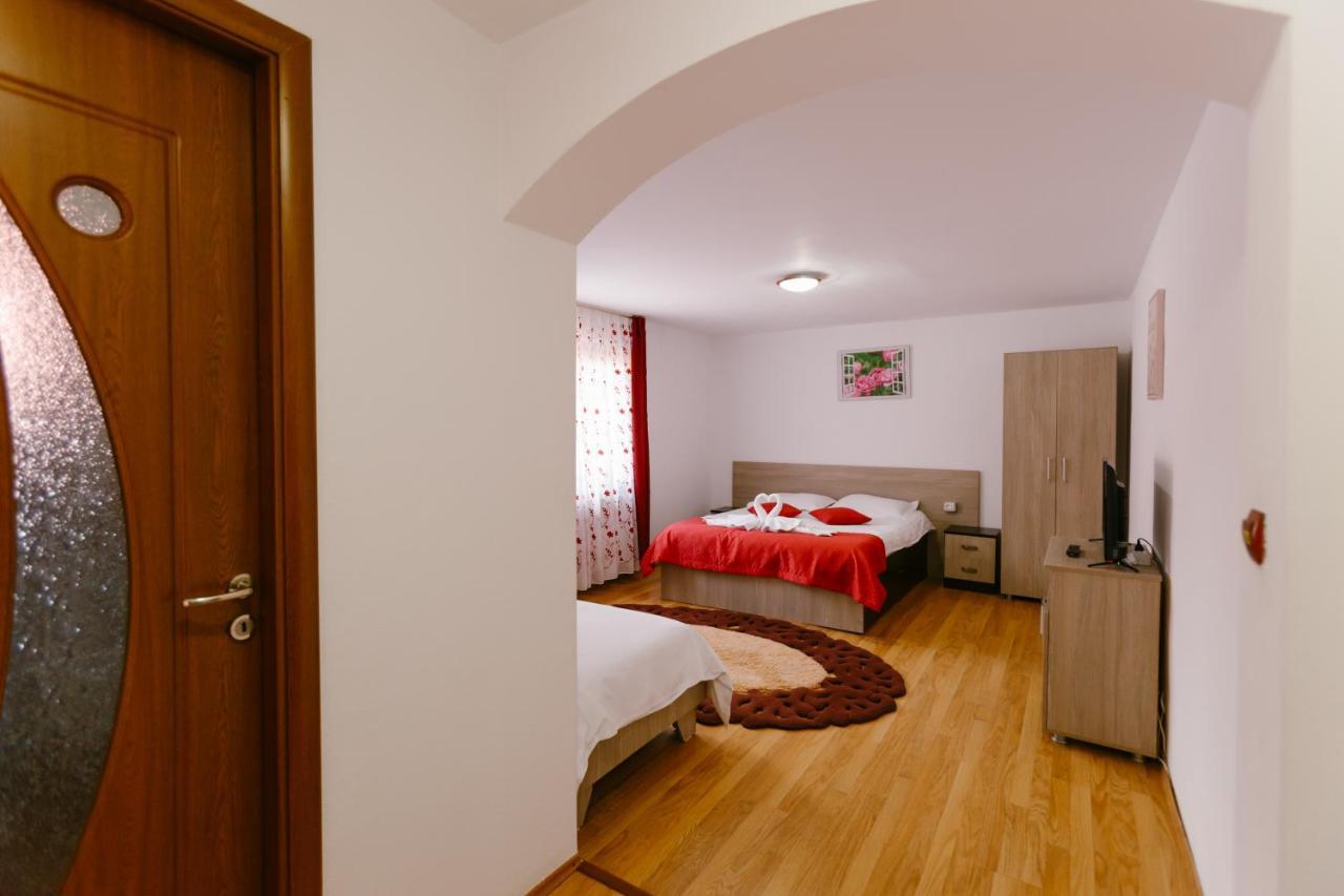 Pensiunea Luka Slănic-Moldova Exterior foto